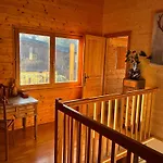 Familial Avec Piscine Au Centre De Horská chata