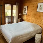 Familial Avec Piscine Au Centre De