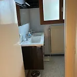 Familial Avec Piscine Au Centre De