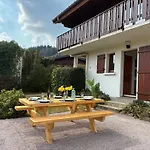 Familial Avec Piscine Au Centre De Alpstuga