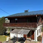 Familial Avec Piscine Au Centre De Horská chata