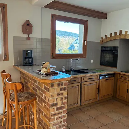 Familial Au Centre De Avec Jeux Et Piscine Exterieure Estivale Horská chata *