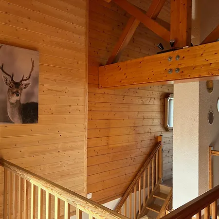 Familial Avec Piscine Au Centre De Chalet *