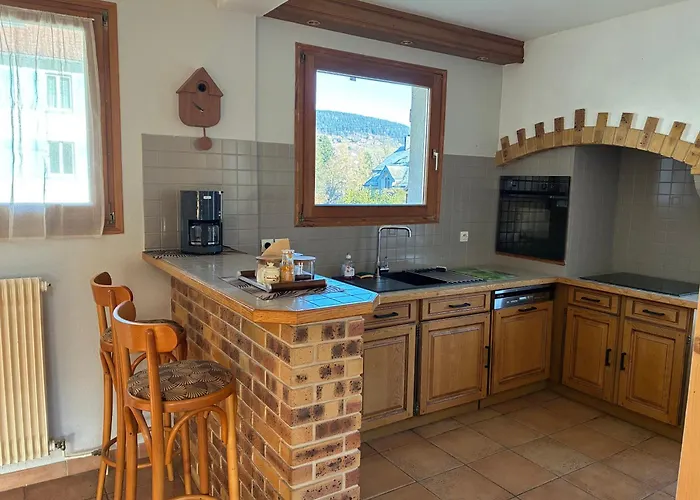 Familial Avec Piscine Au Centre De Chalet *