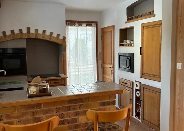 Familial Avec Piscine Au Centre De Chalet *