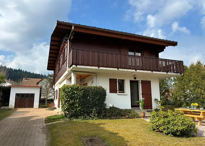 Chalet Familial Avec Piscine Au Centre De