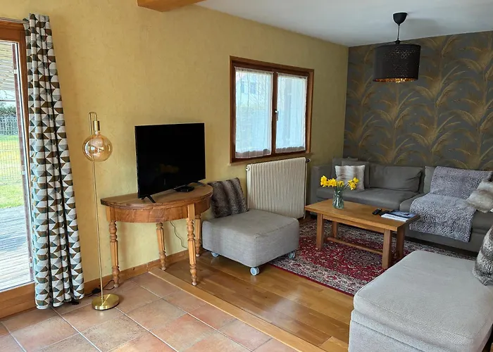 Familial Avec Piscine Au Centre De