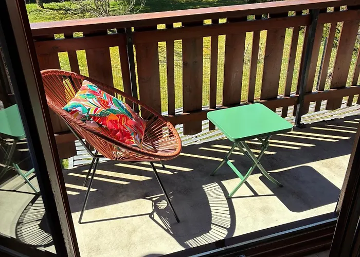 Familial Avec Piscine Au Centre De Chalet *